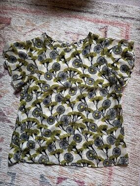 Floral Printed Flowy Silky Short Sleeve Top in yellow & black Small